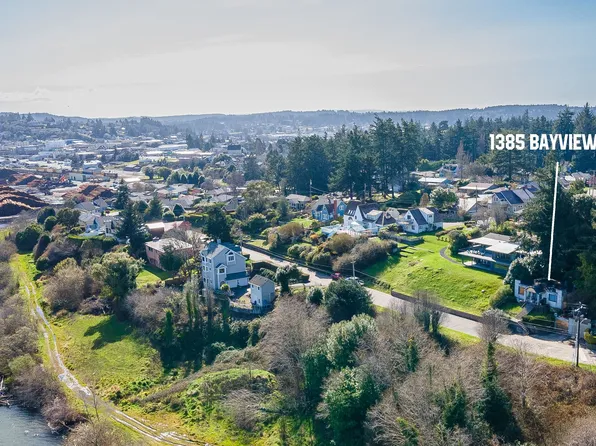 1385 Bayview St, North Bend, OR 97459