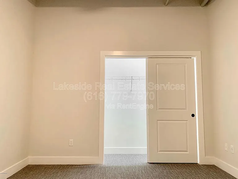 708 Wealthy St SE #H — Photo 14