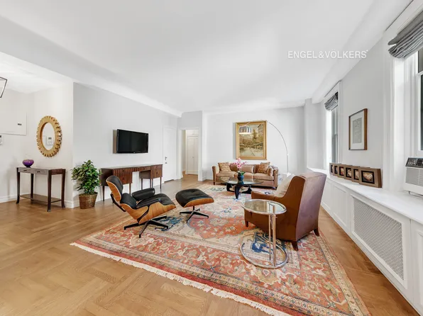 12 East 87th Street image 3 of 12