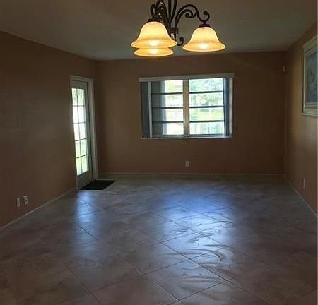 5th image of 5170 SW 40th Ave APT 1E