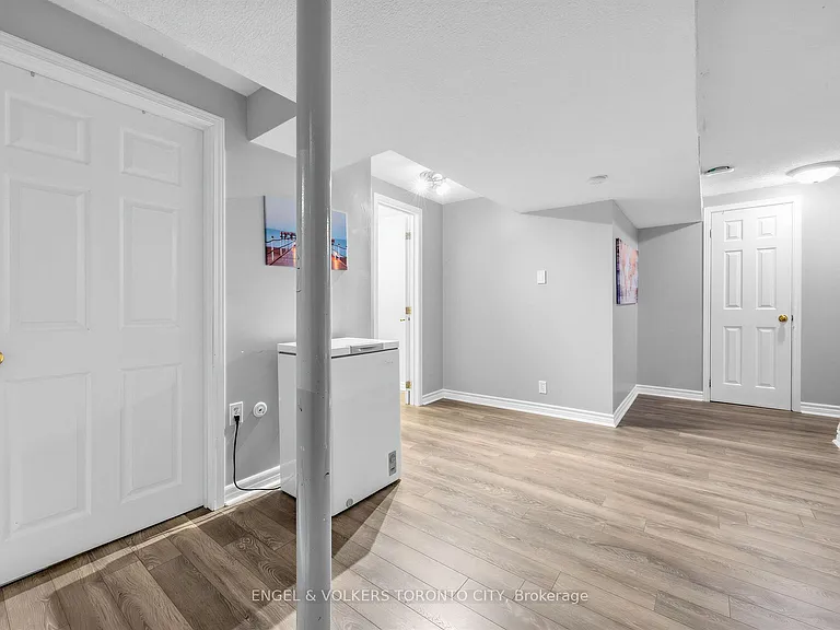 15 Fulton Cres — Photo 24