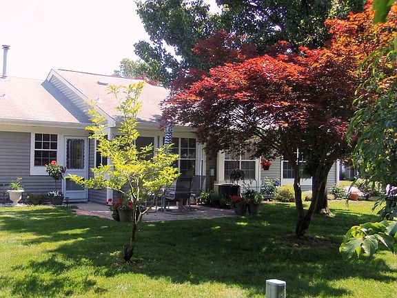3rd image of 1095 Canterbury Drive #A