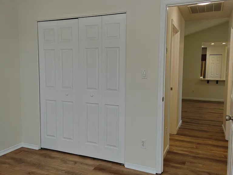 2225 Crossing Point — Photo 17