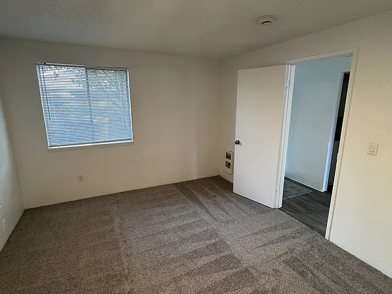 Lake Chalet — Photo 28