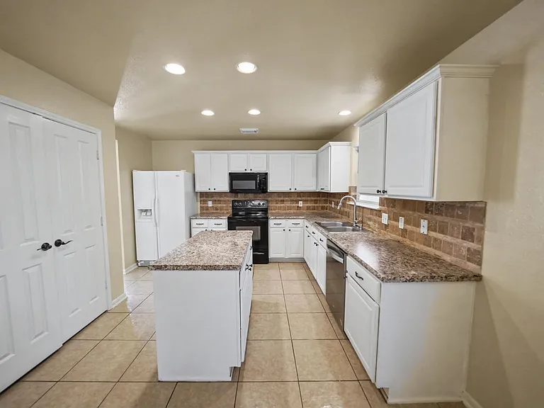194 Laceleaf Ln — Photo 17