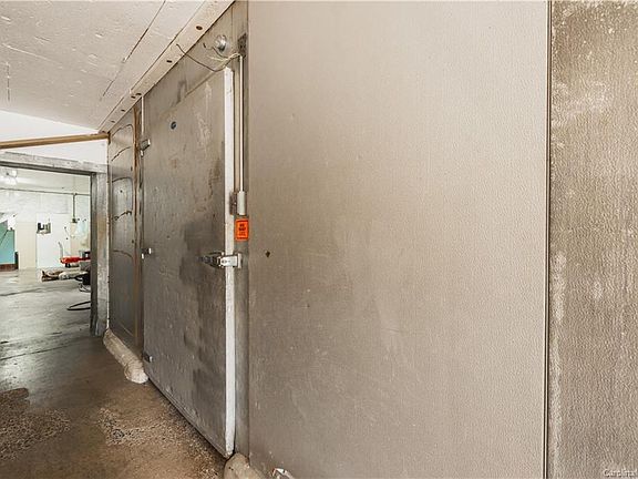 4th image of 511 W Franklin Blvd