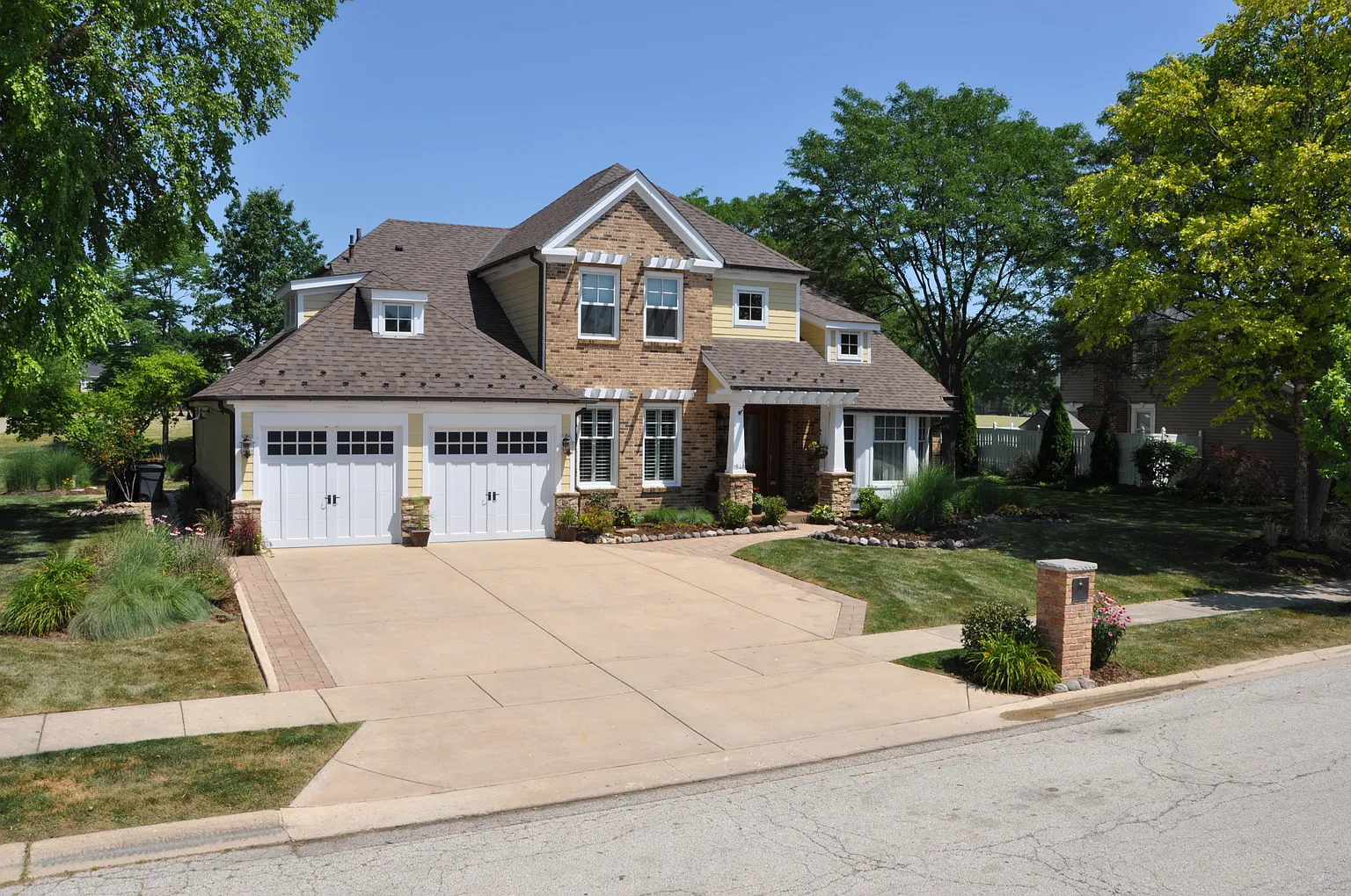 1848 Maine Dr photo 1