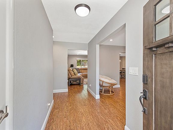 5th image of 3134 Stanford Ln