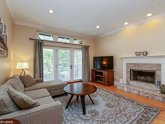 5th image of 4226 N Ashland Ave APT 2A