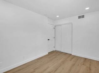 6401 Hummingbird Ln, Las Vegas, NV 89103