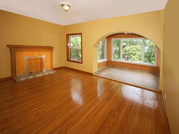 2nd image of 4914 N Lawndale Ave #2