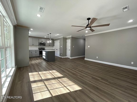 3rd image of 1907 Cureton Ave
