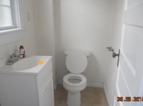 4th image of 634 Park Ave W