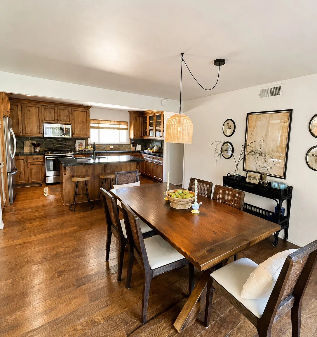 2946 Steele St — Photo 4