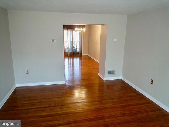 5th image of 228 Bungalow Ave