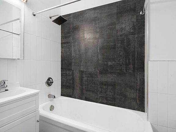 5th image of 284 5th Ave #5C