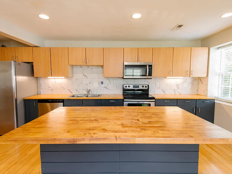 3125 Tryon Rd — Photo 4