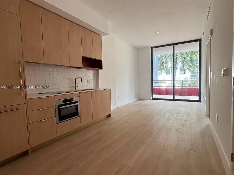 90 NE 32nd St #206 — Photo 4