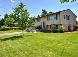 471 Pleasant View Rd, New Cumberland, PA 17070