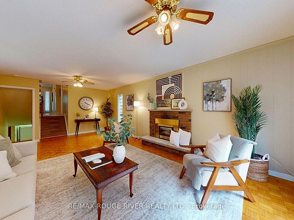 4th image of 33 Pepper Tree Dr