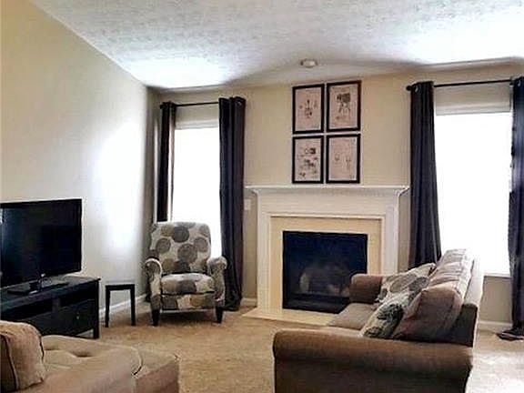 5th image of 1400 Phoenix Pl