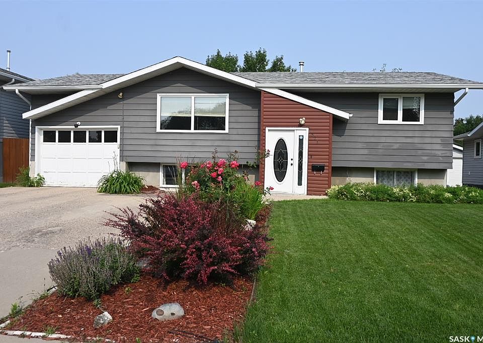1st image of 521 Guelph CRESCENT