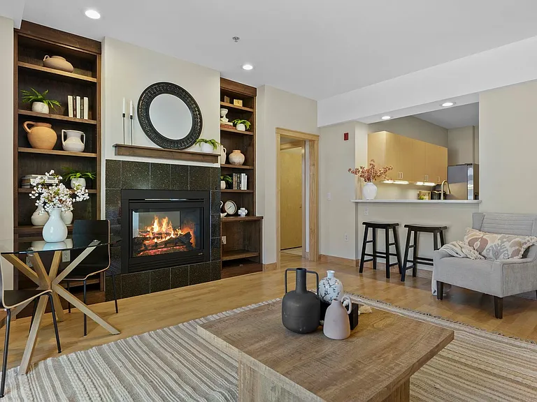 1037 Williamson St #107 — Photo 3