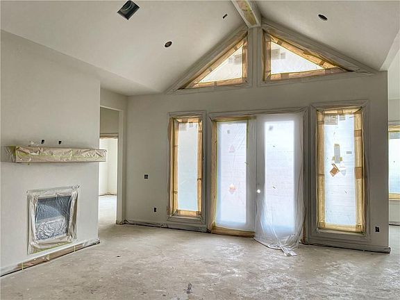 5th image of 15932 Positano Dr