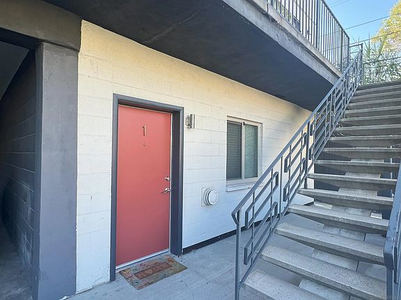 5th image of 3065 Hawthorn St