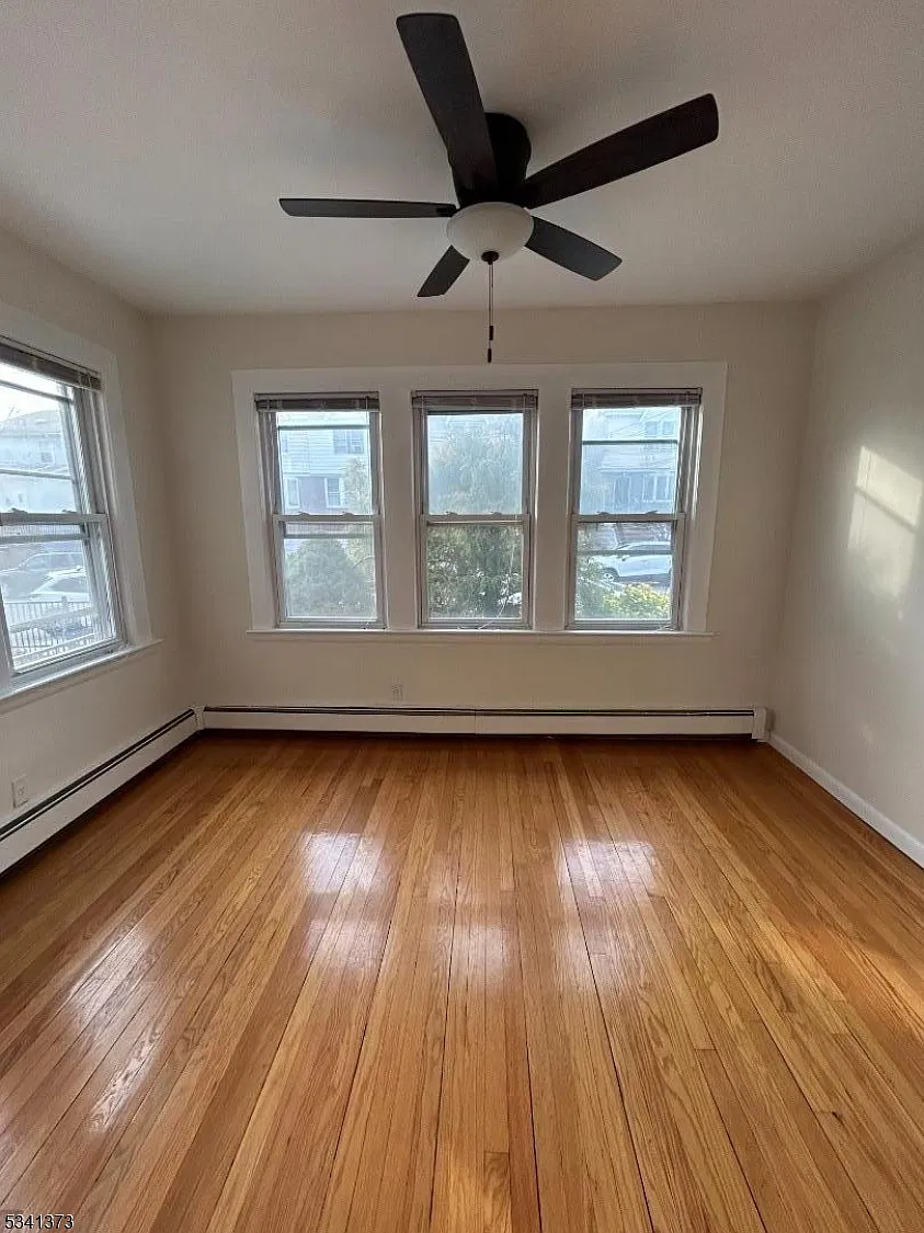 2 bed, 1.0 bath, $2,350 — Photo 2