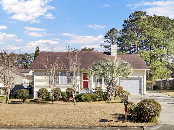2nd image of 611 Dolphin Dr