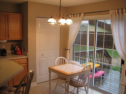 Kitchen Table / Deck