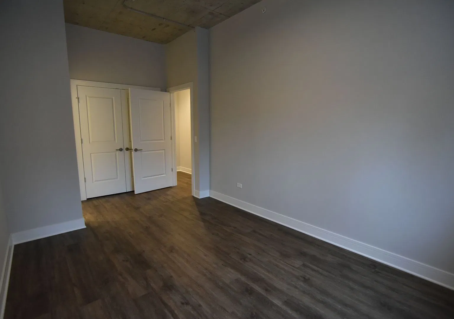 2 bed, 1041 sqft, $3,850 — Photo 3