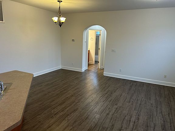 4th image of 403-405 Gilcrest Ave #403