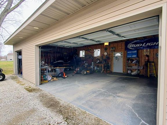 4th image of 7055 E Richfield Rd