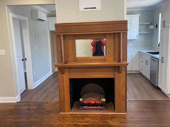 107 Maple St, Badin, NC 28009