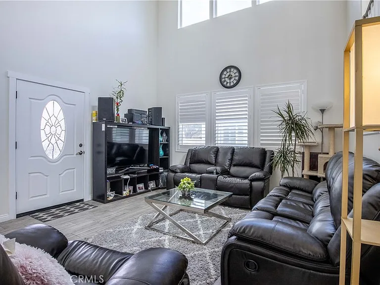 12751 Hazel Ave — Photo 6