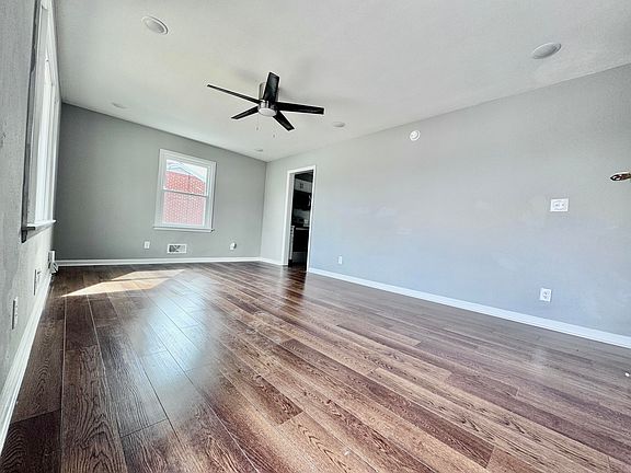 3rd image of 5222 Victoria St NW