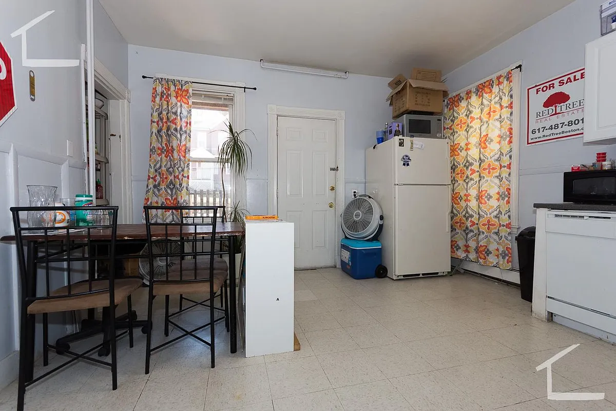 Building Photo - 244 Hillside St #2
