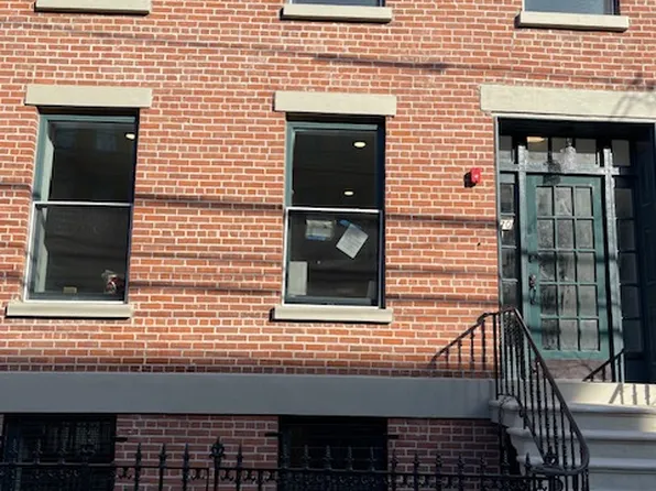 70 Wayne St, Jersey City, NJ