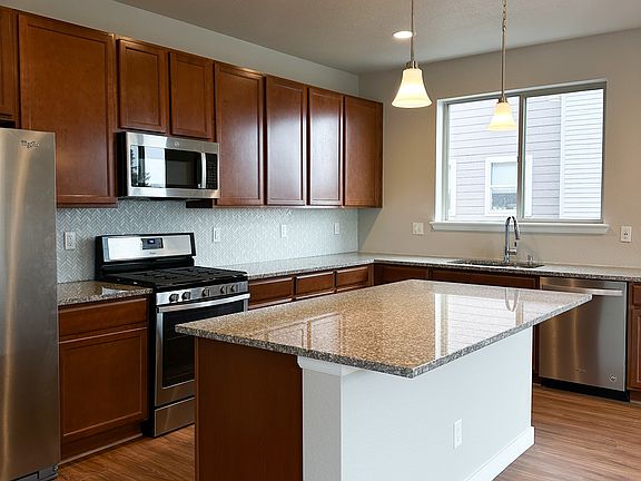 Open concept Kitchen with Large Island - perfect for entertaining