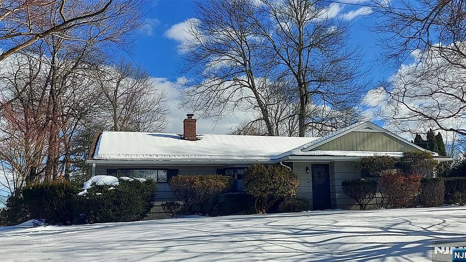 1st image of 412 Flaker Dr