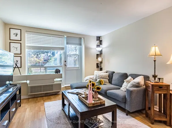 6720 Glen Erin Dr #G-12, Mississauga, ON L5N 3K8