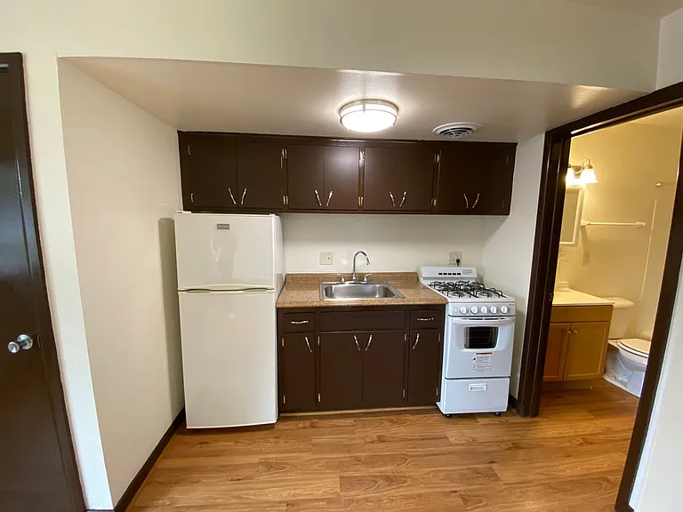 2910 E Bolivar Ave — Photo 17