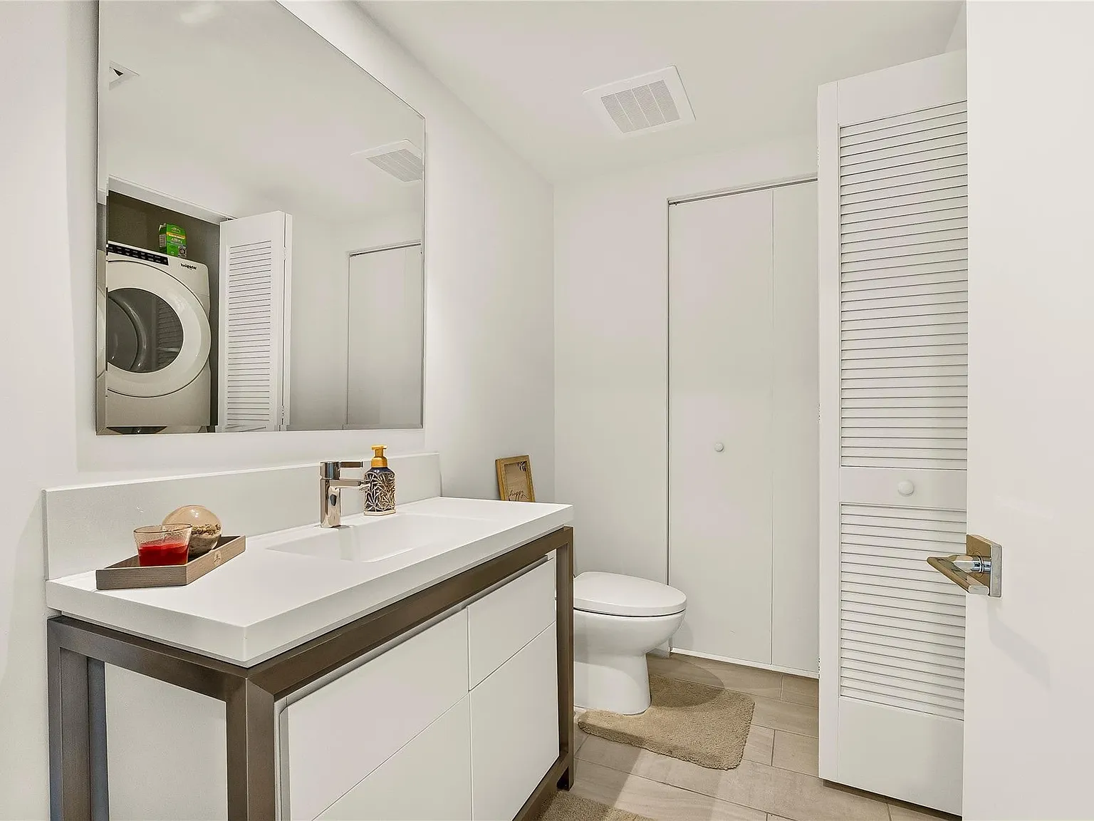 2 bed, 2.5 bath, 1420 sqft, $4,950 — Photo 4