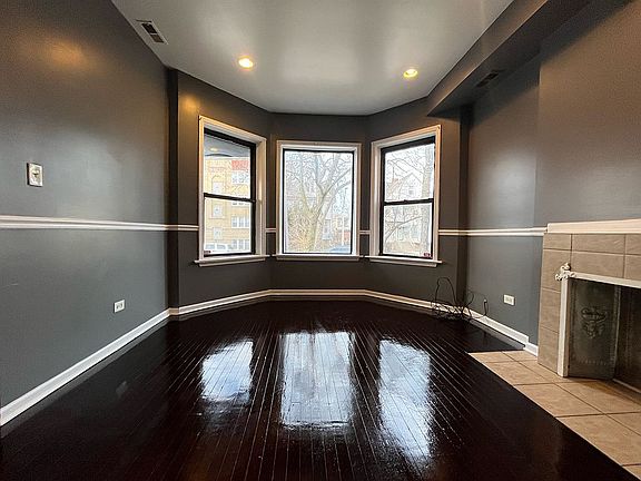 4th image of 1307 E 72nd Pl #1