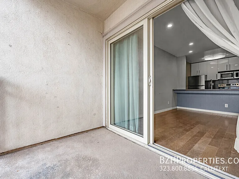 141 S Clark Dr #412A — Photo 6