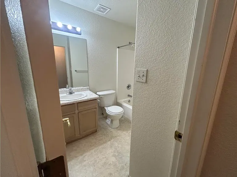 102 W Mesa Ave #B — Photo 8