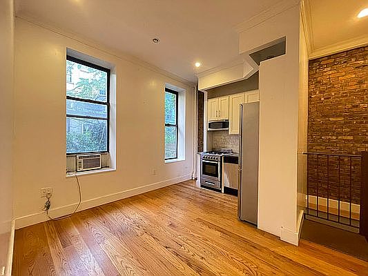 1st image of 143 W 4th St APT 1R