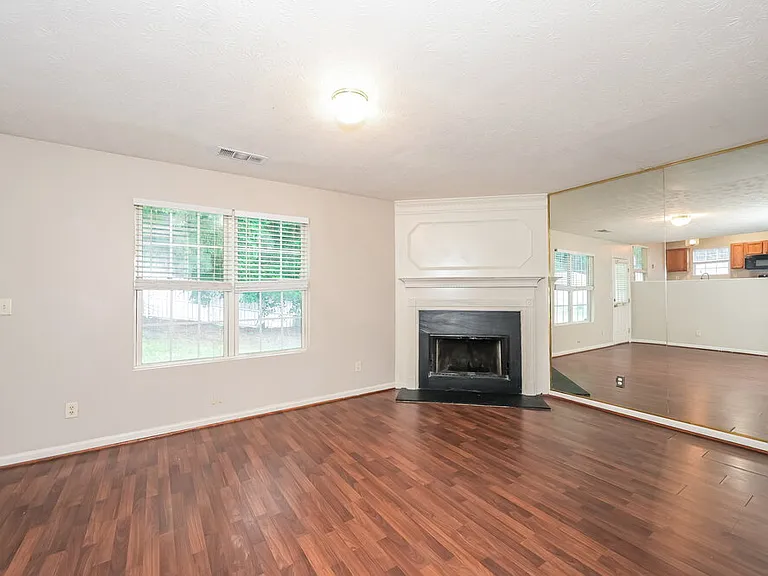 2124 Oakland Spring Dr — Photo 8